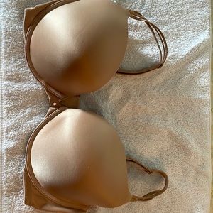Victoria Secret Very Sexy Push Up Bra. Size 36DD very good condition